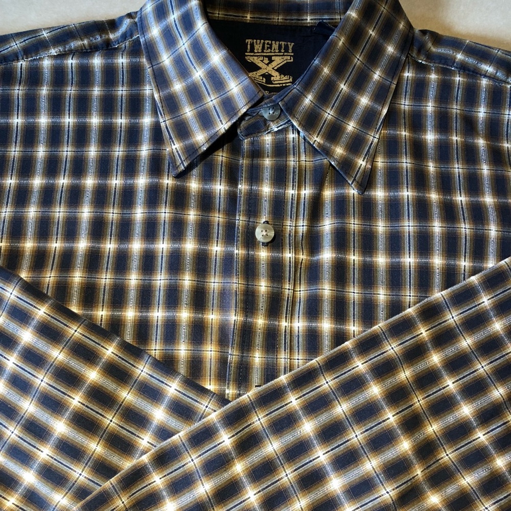 Men’s TwentyX shirt worn only a couple times.
